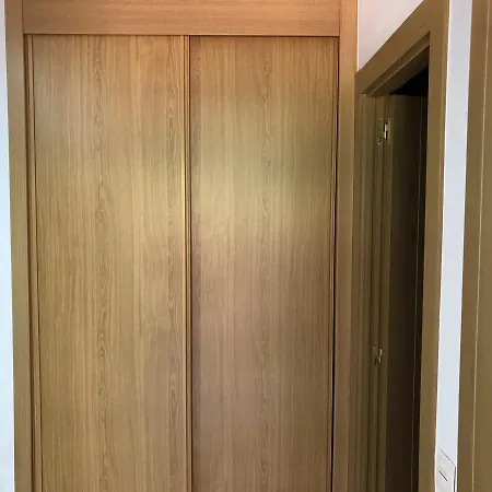 Montreal ゲストハウス 2*